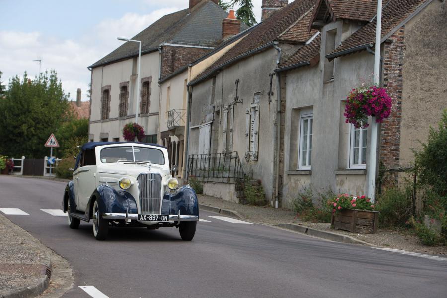  Chevrolet Master Cabriolet by Duval (GB15951) 1937 года  (фото 3 из 22)